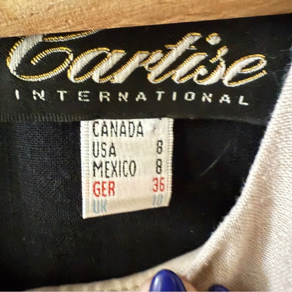 Vintage | 90s Black Cream Embroidered Flowers | Cottagecore | Size Medium - Picture 9 of 9